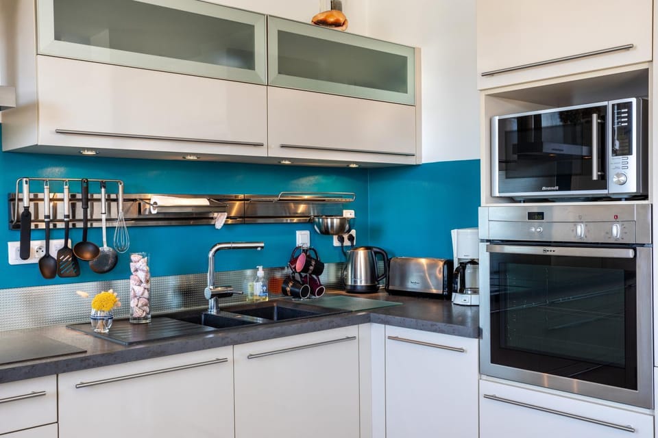 Kitchen or kitchenette, Living room