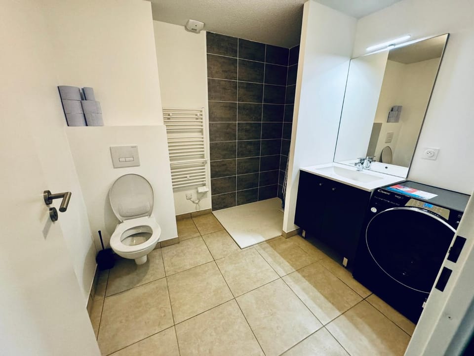 Bathroom, Living room