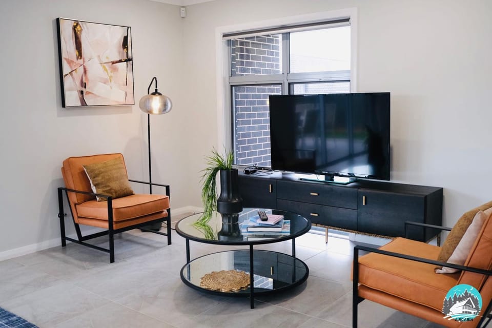 Aircabin - Denham Court - Modern - 4 Beds House Cabin in Sydney