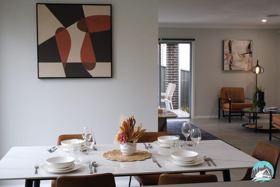 Aircabin - Denham Court - Modern - 4 Beds House Cabin in Sydney