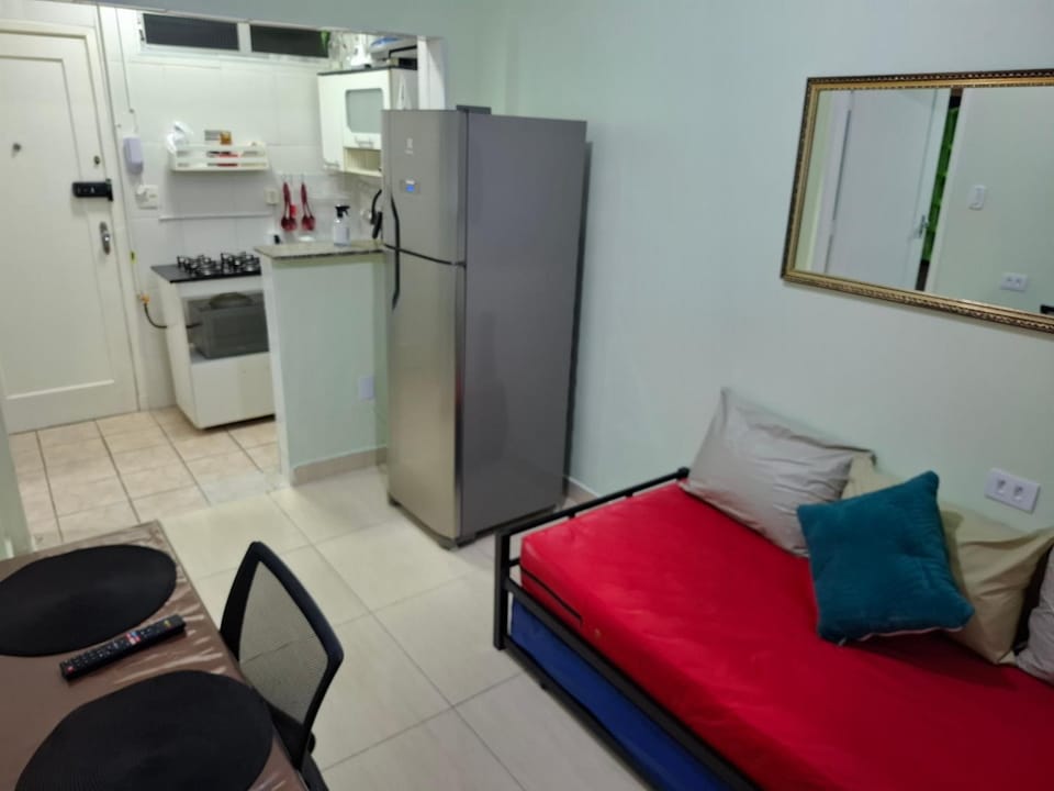 1 dormitório no Embaré vista mar com ar condicionado e 2 tv Apartment in Santos