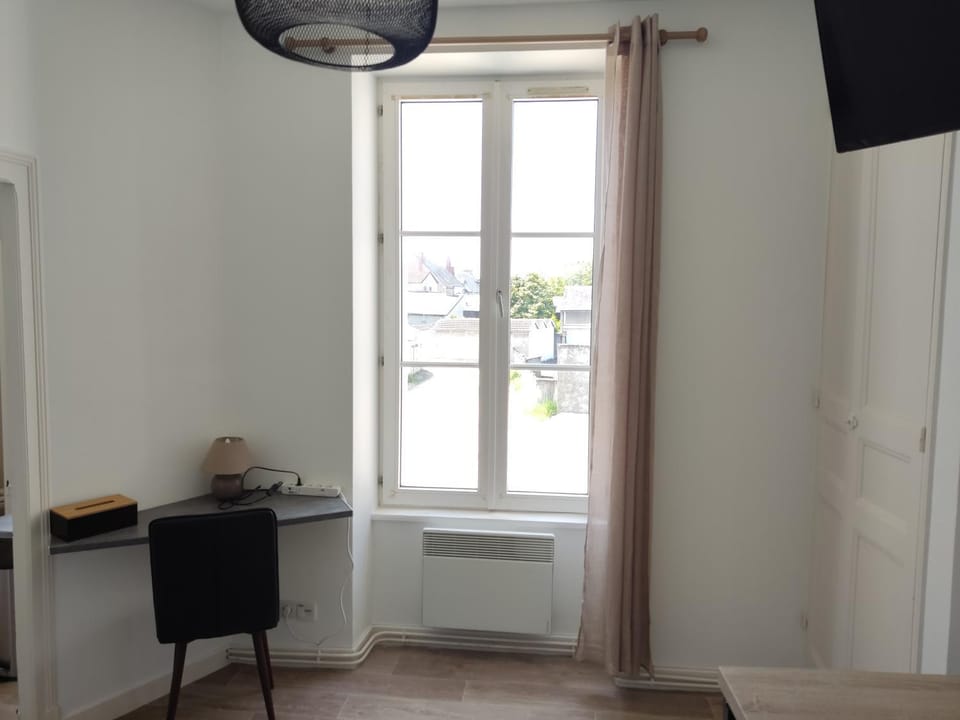 LE 3, wifi, parking, centre Apartment in Centre-Val de Loire