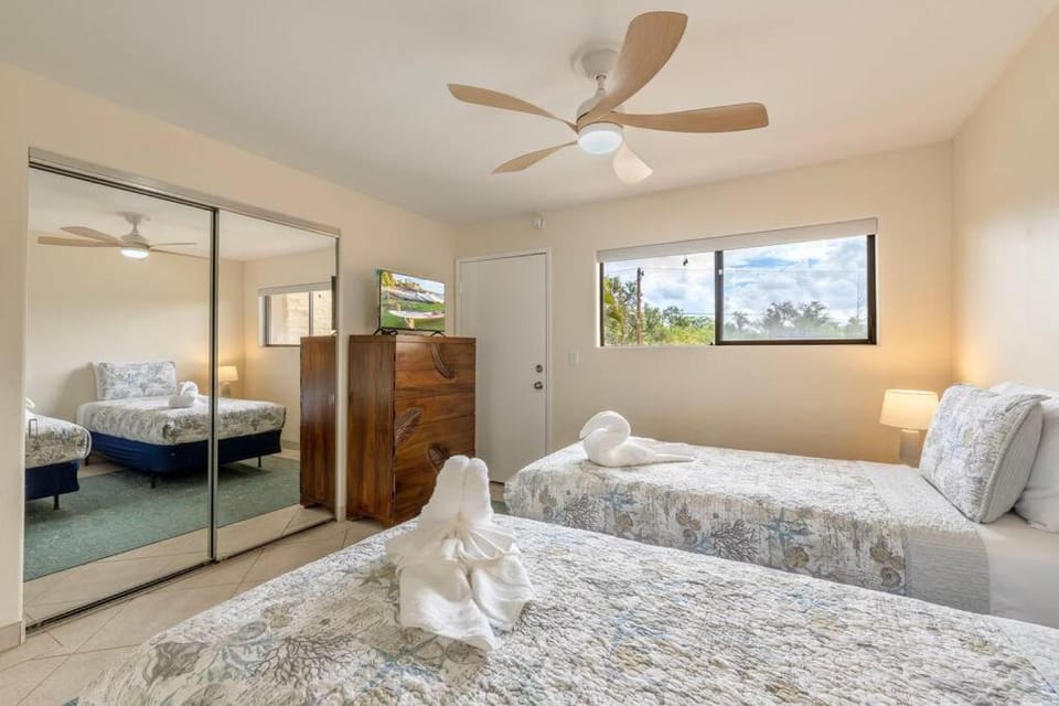 Kihei Beach Resort 301- Oceanfront 2 bedroom 2bath condo on 6 mile beach Apartment in Kalaepohaku