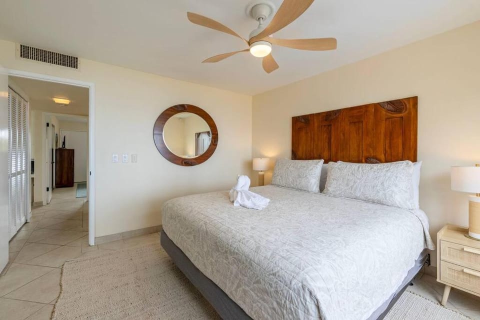 Kihei Beach Resort 301- Oceanfront 2 bedroom 2bath condo on 6 mile beach Apartment in Kalaepohaku