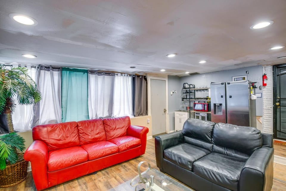 Dallas Studio w/ Home Office - 4 Mi to Fair Park! Apartment in Dallas