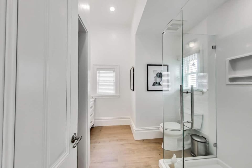 Shower, Toilet, Bathroom, towels, wardrobe