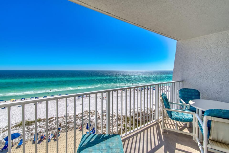 View (from property/room), Balcony/Terrace, Beach, Sea view, sunbed
