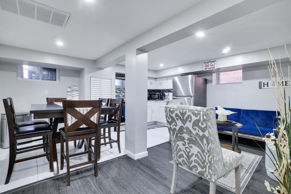 Living room, Seating area, Dining area