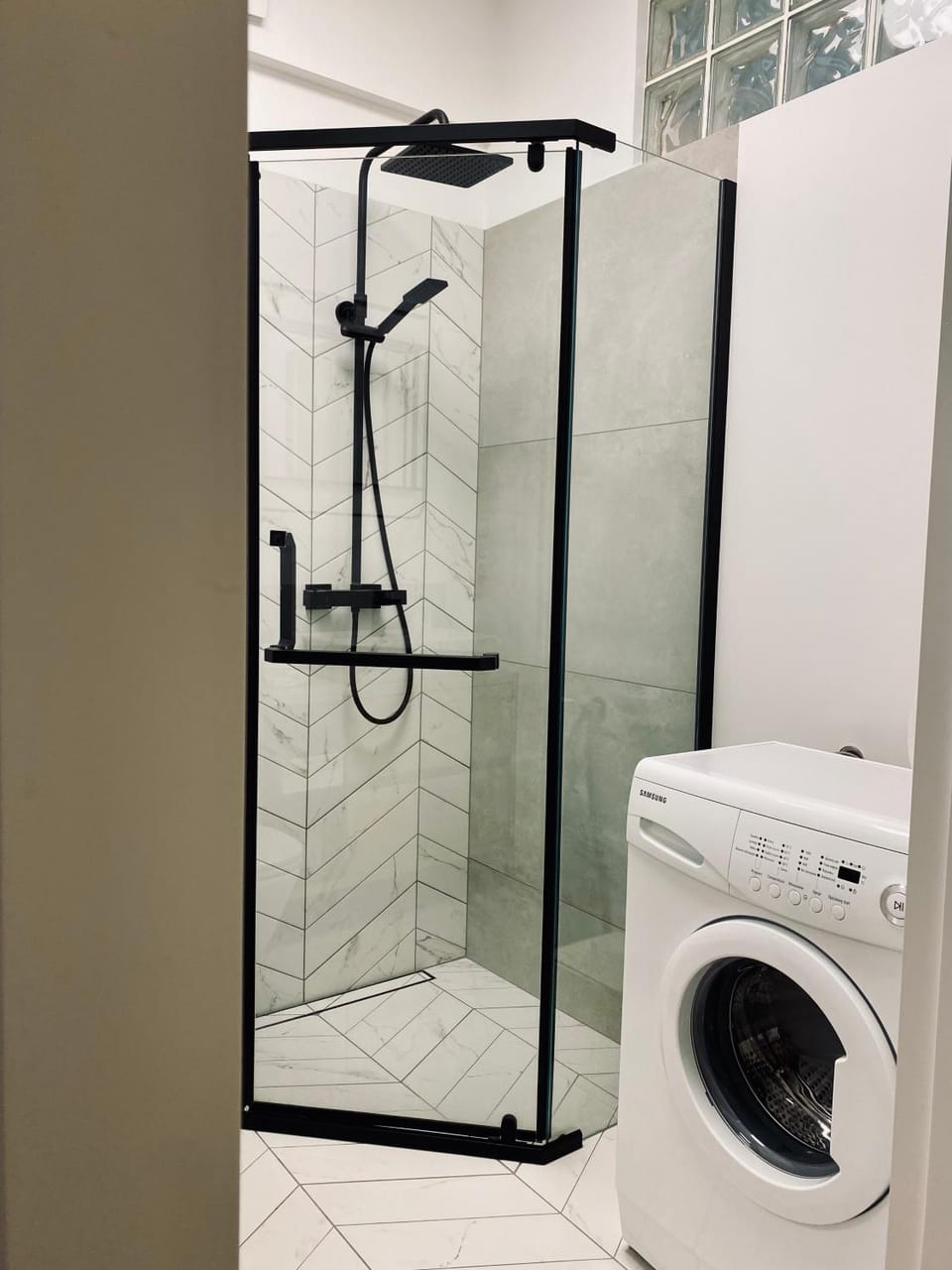 Shower, Bathroom, washing machine