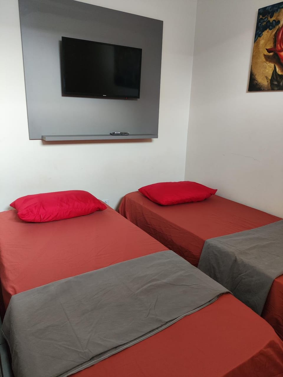 Quarto Triplo Comercial - Queen's Hotel Bed and Breakfast in State of Goiás