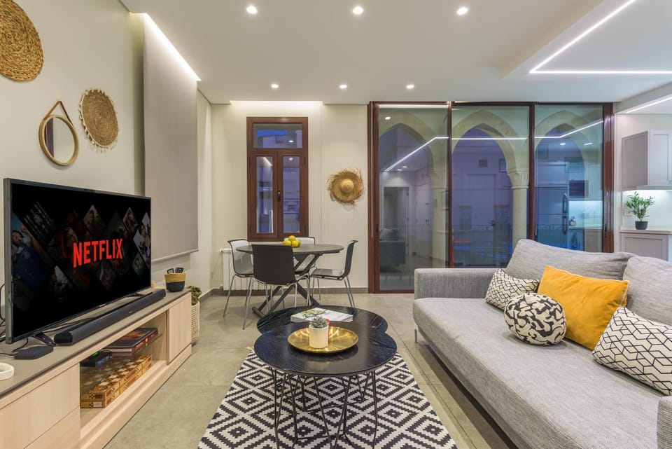 Bubble Beach 2-BR in Batroun Souks - Parking Apartment in Africa