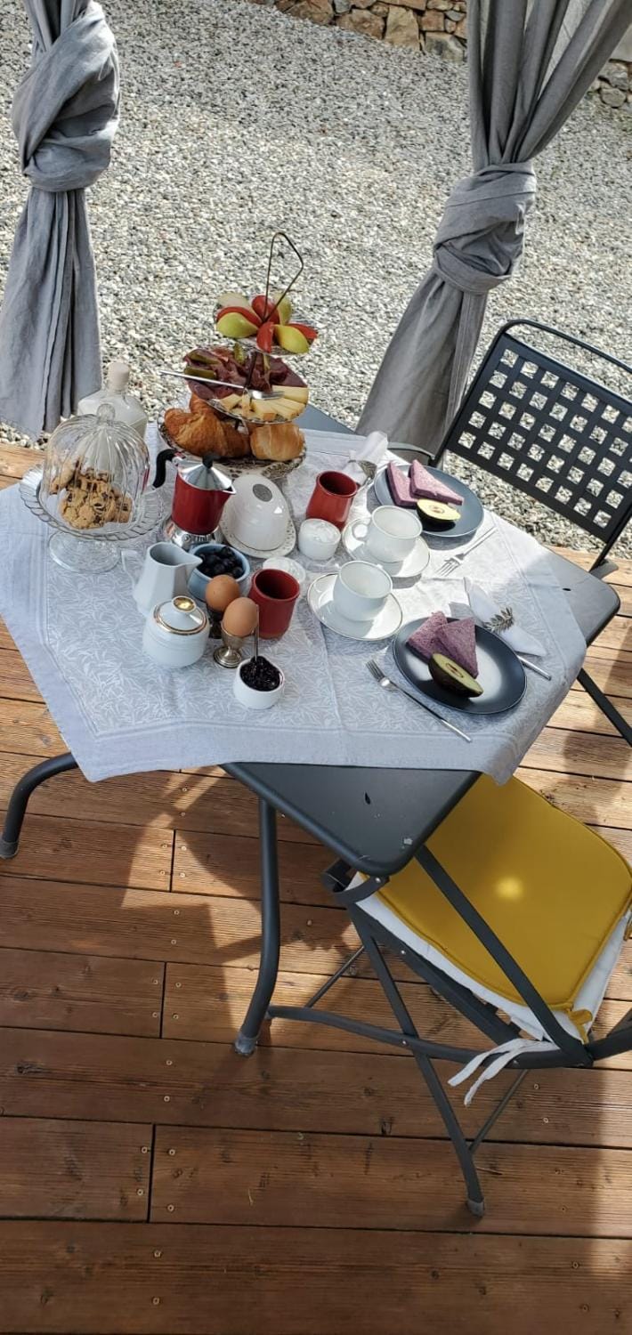 Food and drinks, Breakfast, Continental breakfast, Drinks