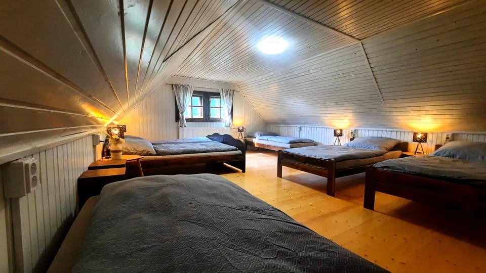 Photo of the whole room, Bedroom