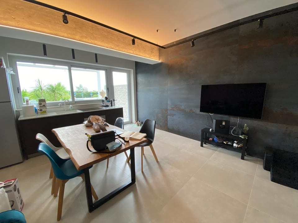 TV and multimedia, Living room, Dining area