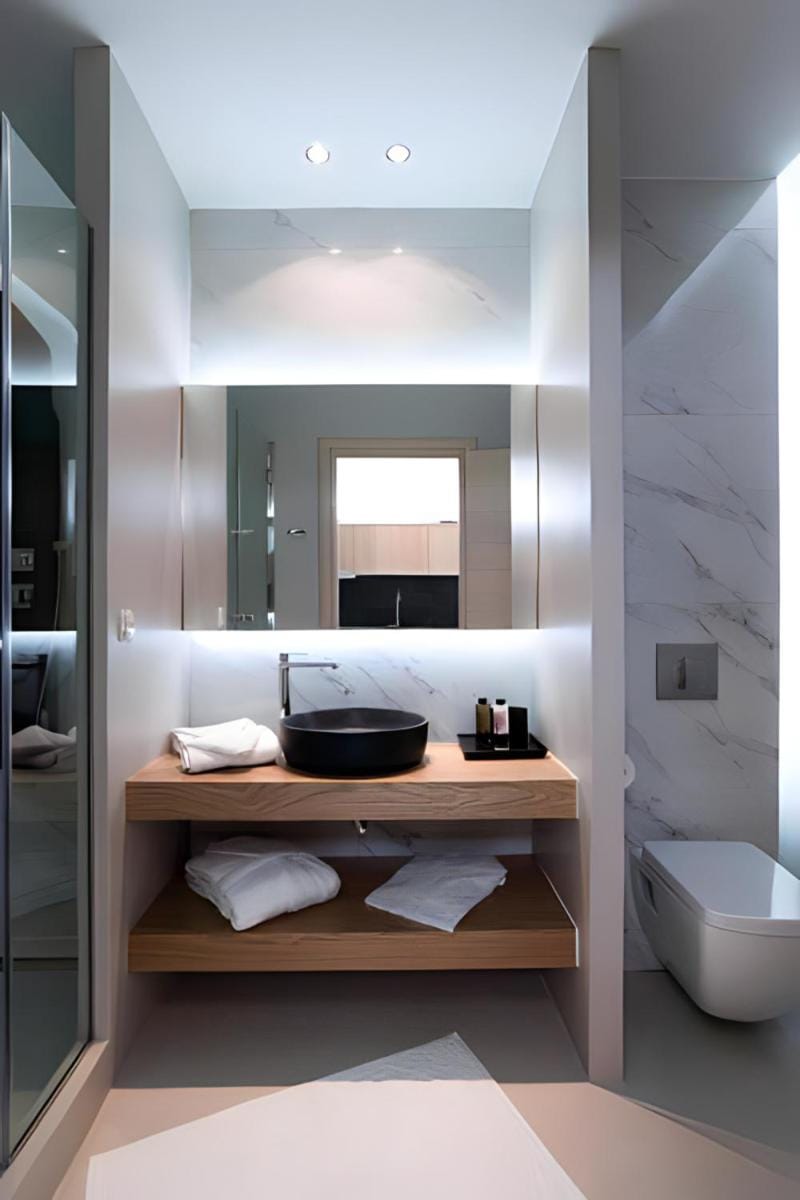 Shower, Toilet, Bathroom, towels