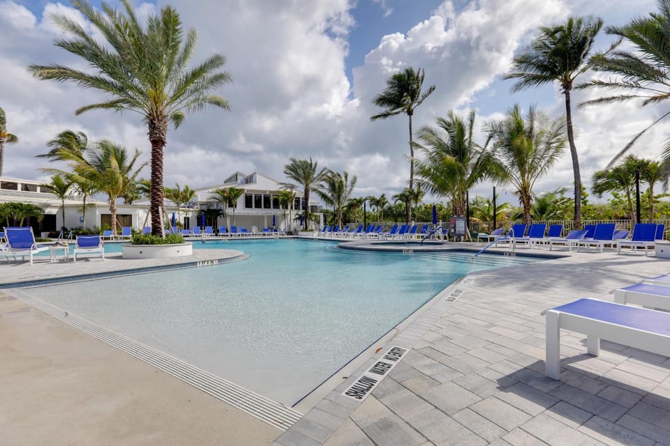 Fort Pierce Condo w/ Screened Porch: Walk to Beach House in Fort Pierce