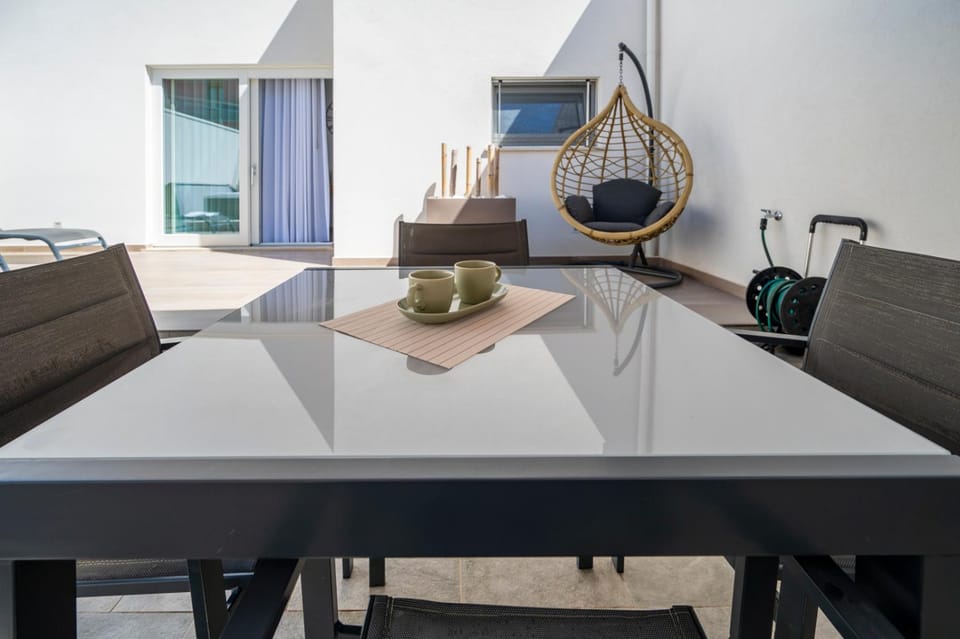 Patio, Balcony/Terrace, Living room, Dining area
