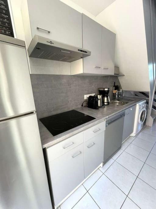 Coffee/tea facilities, Kitchen or kitchenette, dishwasher, toaster