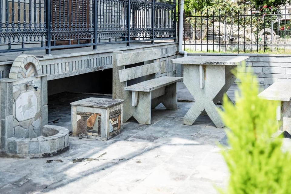 Day, Garden, Seating area, Dining area
