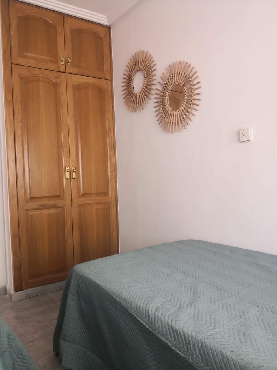 Bed, Photo of the whole room, air conditioner