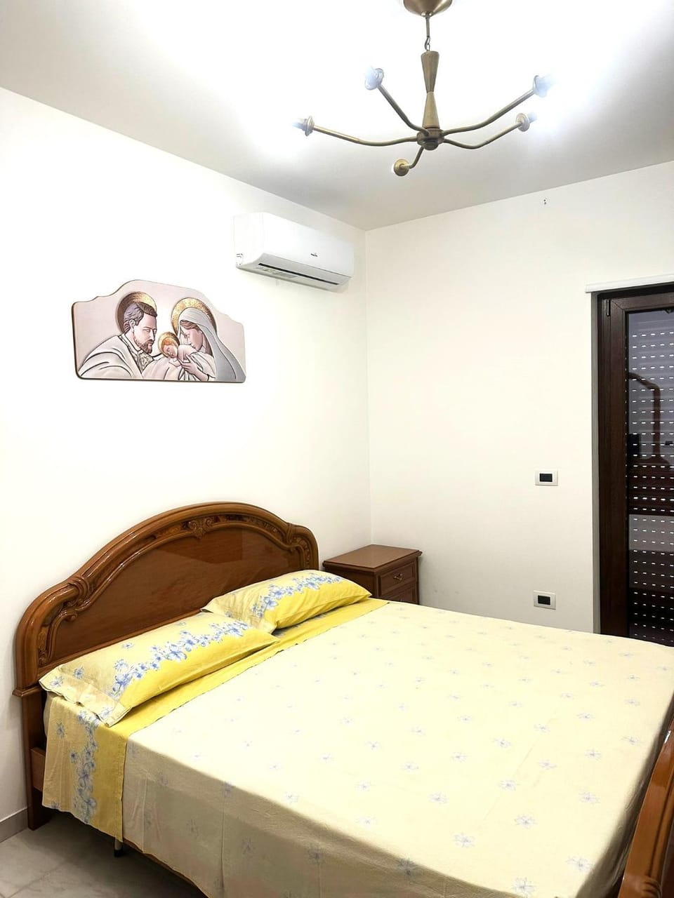 Bed, Bedroom, air conditioner