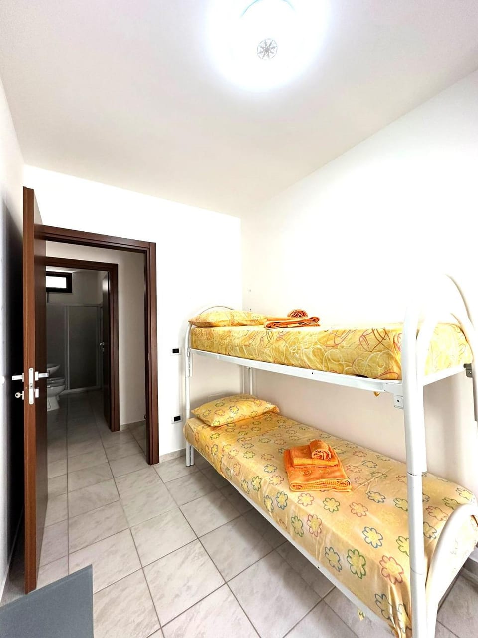 Bedroom, bunk bed, air conditioner