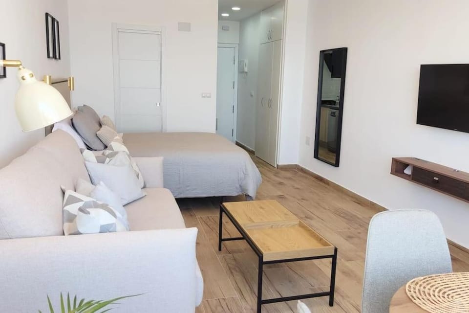 24 h Self Check-in Vistas al Mar Apartment in Torremolinos
