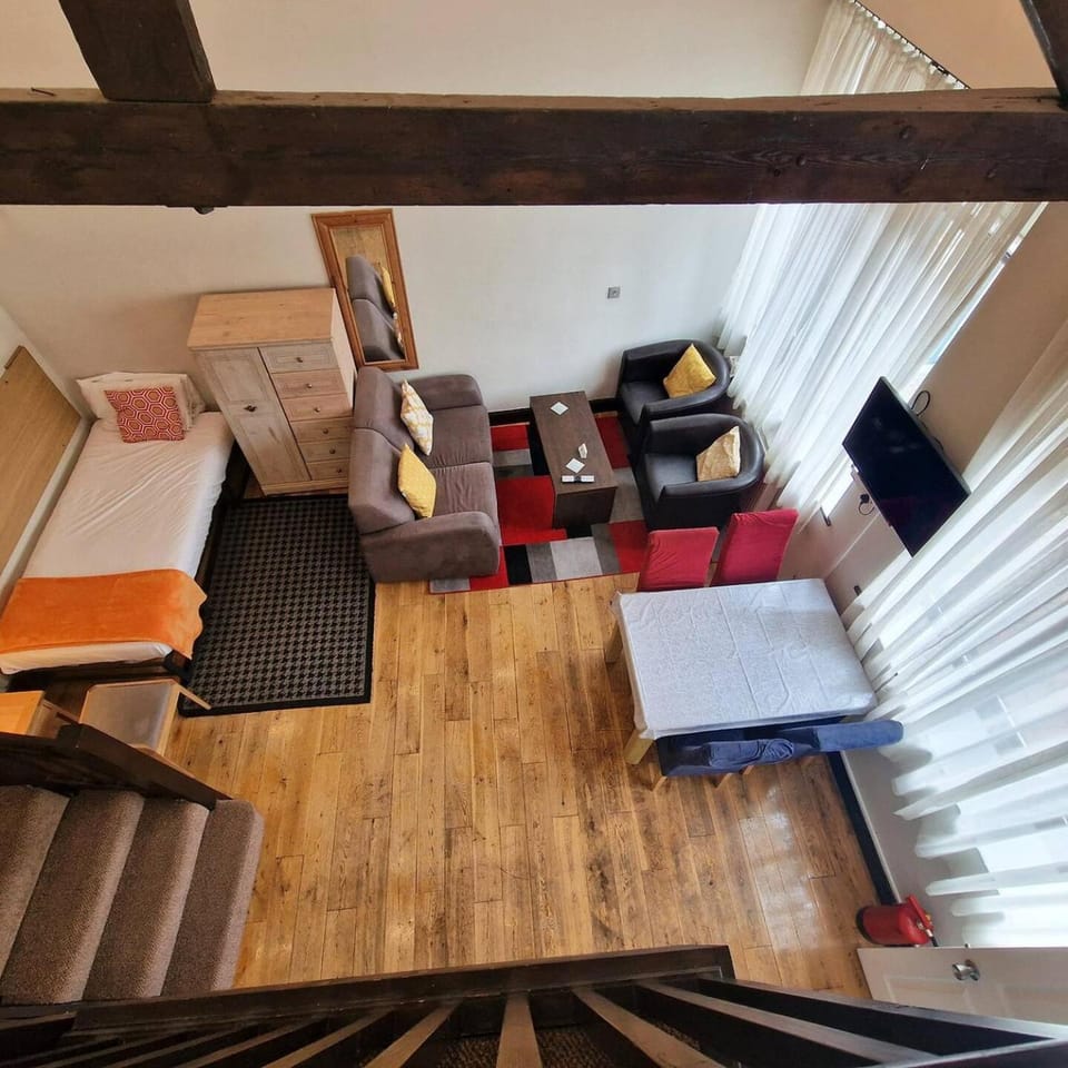 Bed, Kitchen or kitchenette, Seating area, wardrobe