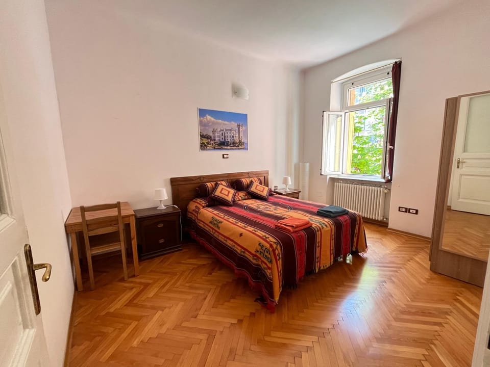 Bedroom, Garden view