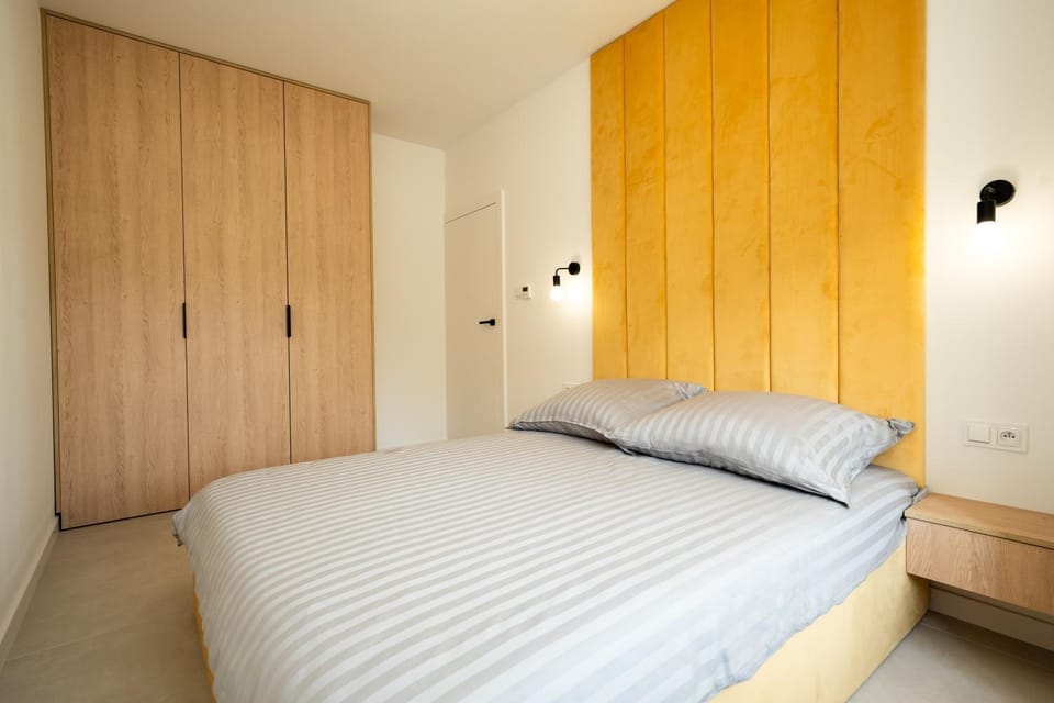 Bed, Photo of the whole room, Bedroom, wardrobe