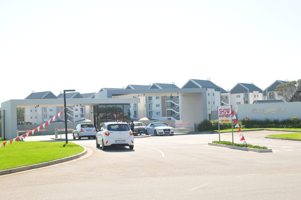 Contemporary Home @ BellaMare Apartment in Port Elizabeth