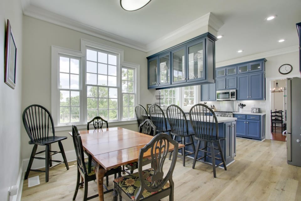 Spacious Rural Getaway in Lexington w/ Deck! House in Alabama