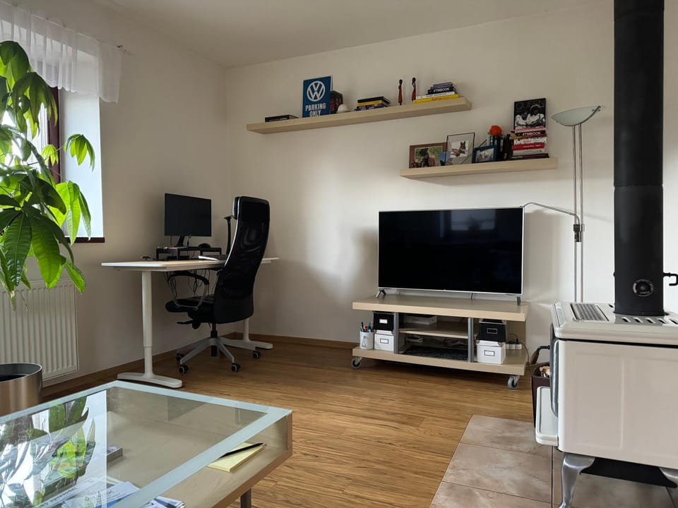 Communal lounge/ TV room, TV and multimedia