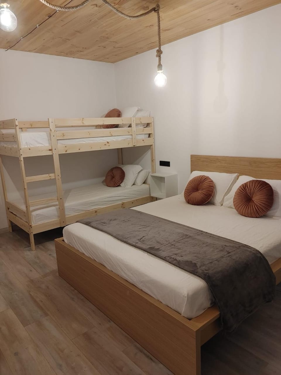 Bed, Photo of the whole room