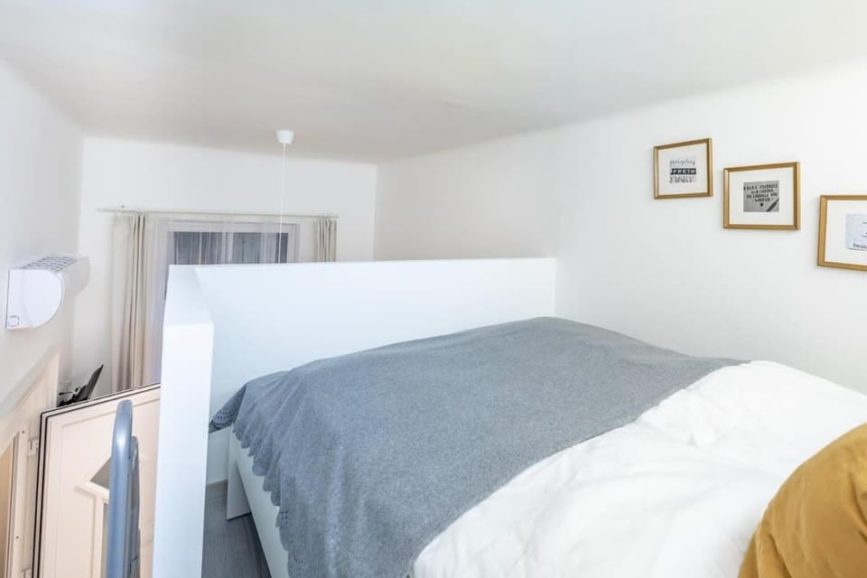 Quiet Central Studio Apartment in Budapest