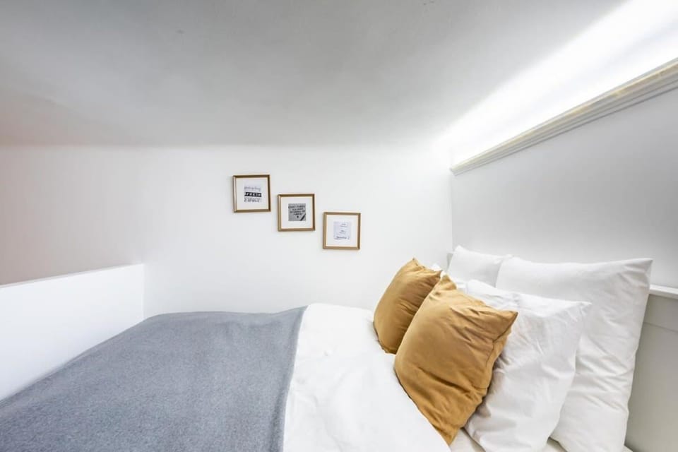 Quiet Central Studio Apartment in Budapest