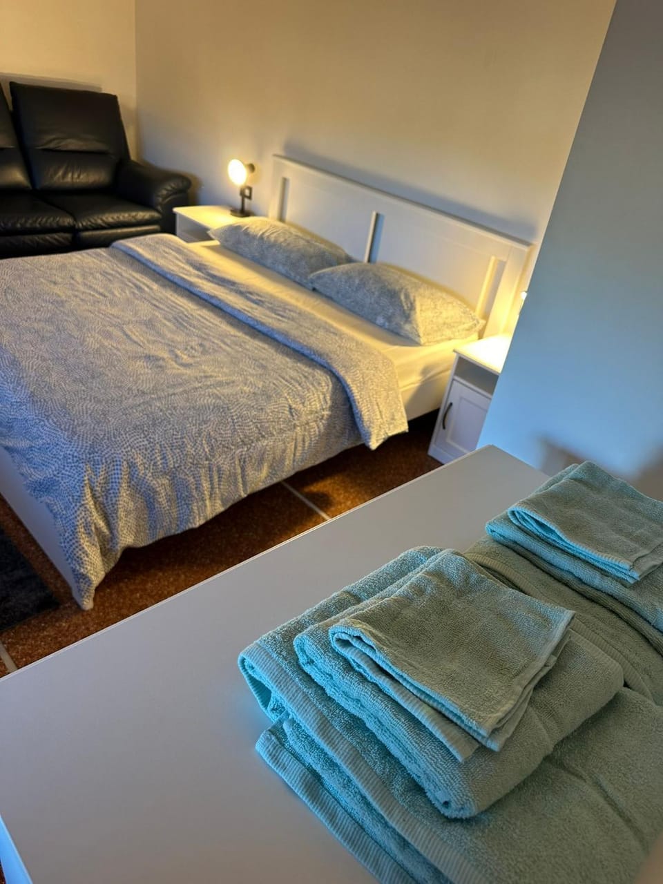 Bed, Photo of the whole room, Bedroom, towels