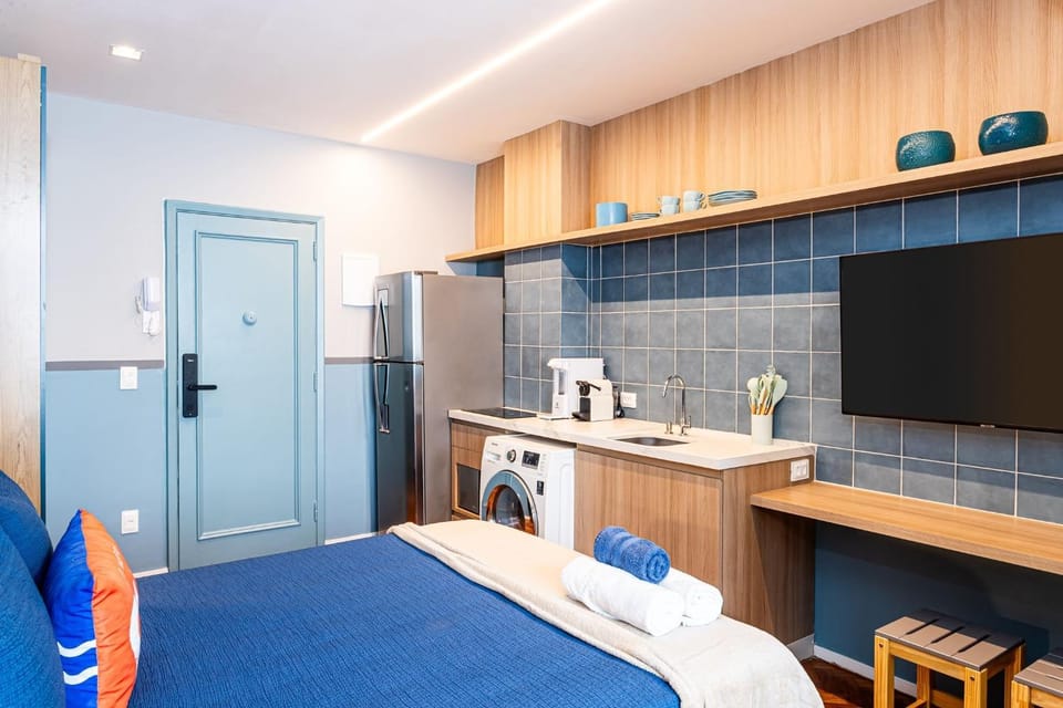 Modern Studio, 853fts from Leblon Beach |AE 88/505 Apartment in Rio de Janeiro