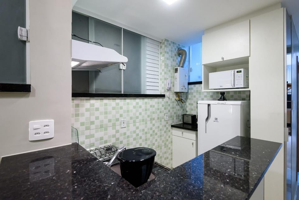 Decorated 1BDR 400m from the Beach | BL 124/504 Apartment in Rio de Janeiro