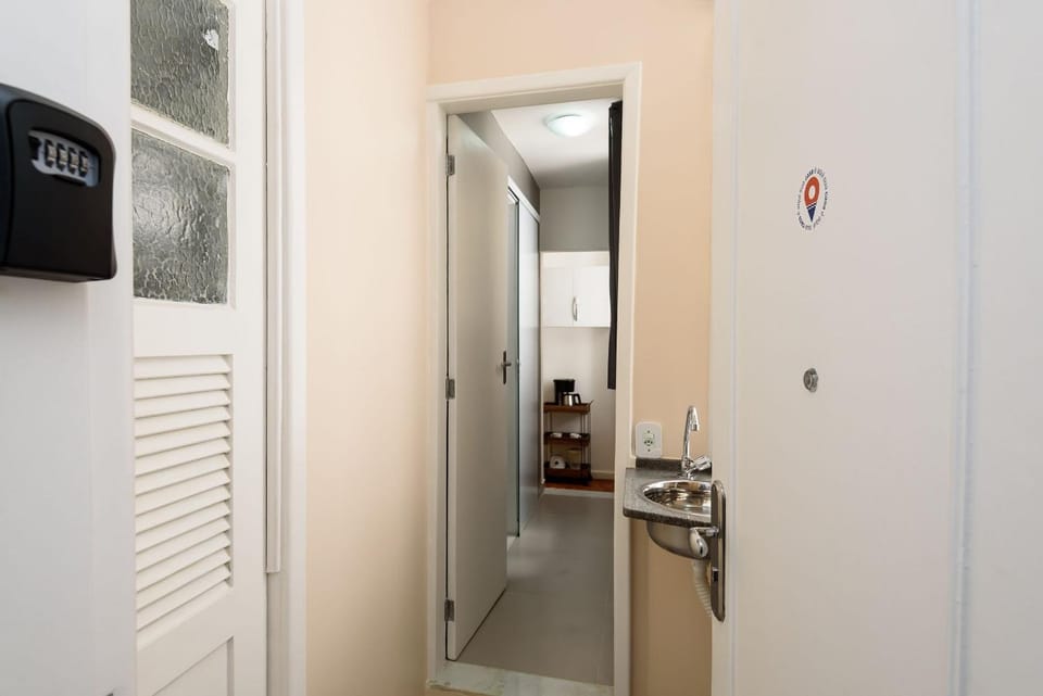 Studio 280m from Copacabana Beach | RP 190/704 Apartment in Rio de Janeiro