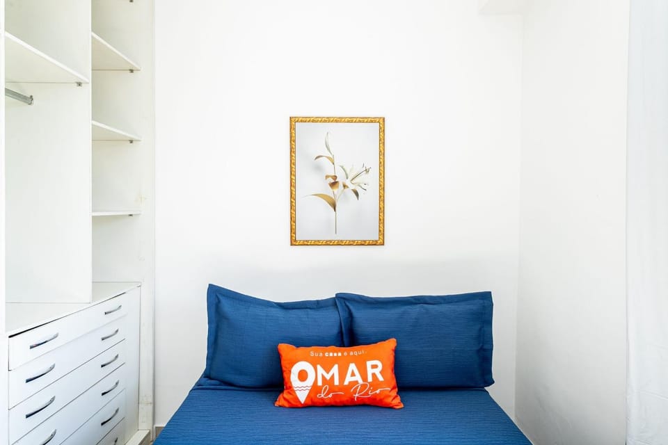 2BDRs 240m from Copacabana Beach | RP 186/1002 Apartment in Rio de Janeiro