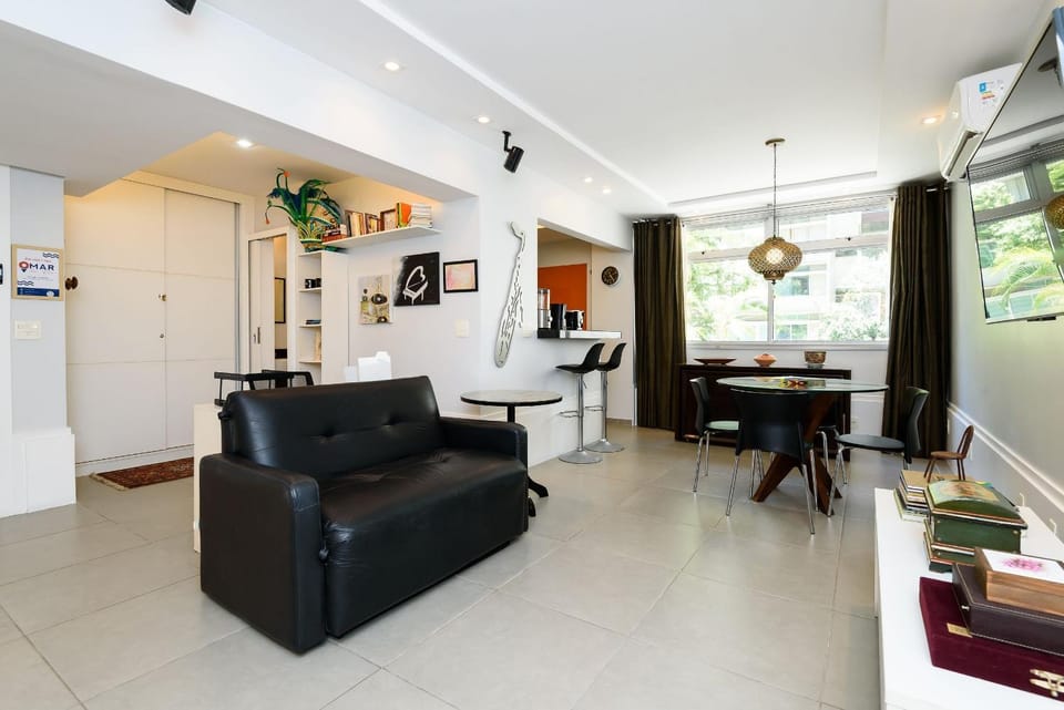 Modern apartment 260m from the beach | JC 64/201 Apartment in Rio de Janeiro