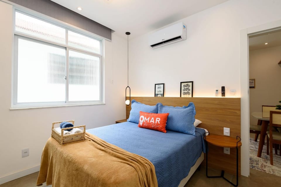 Bed, Bedroom, air conditioner