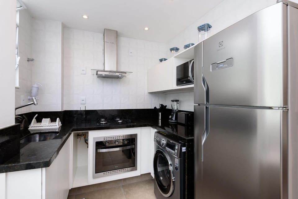 Kitchen or kitchenette, oven, stove