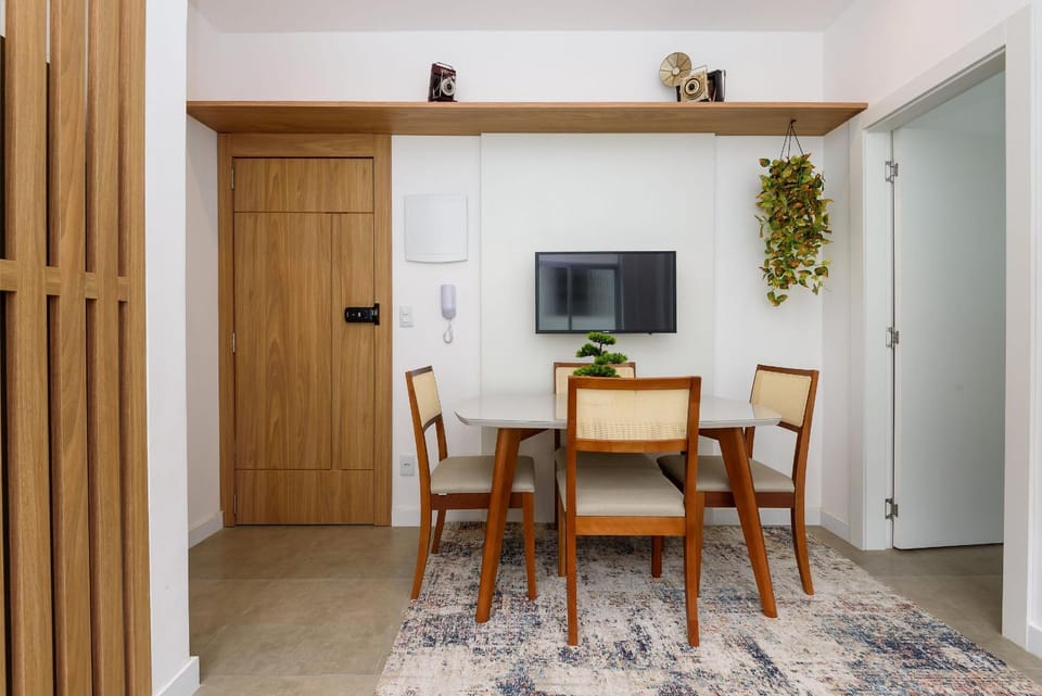 TV and multimedia, Living room, Dining area