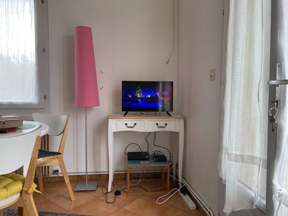 TV and multimedia, Living room, internet