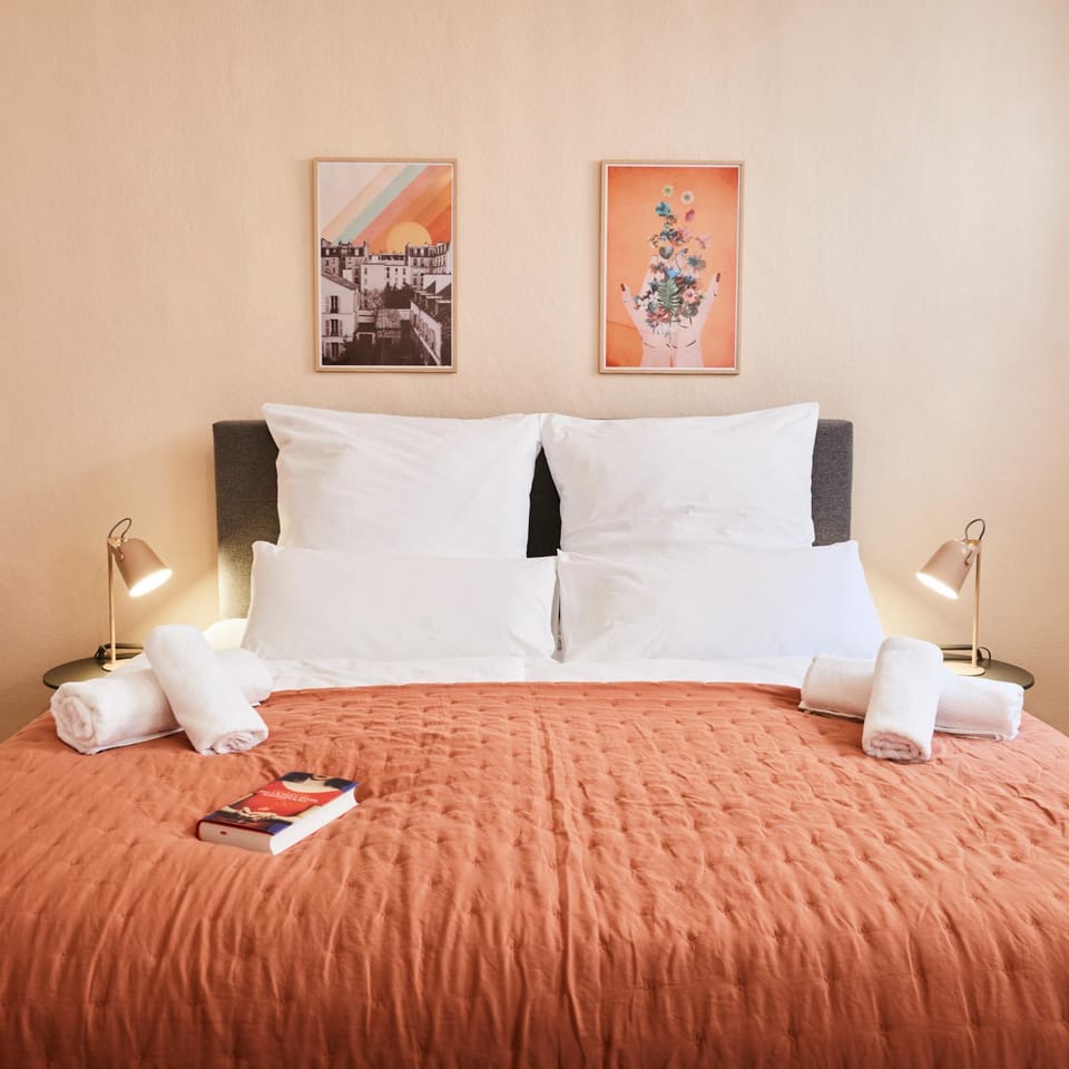 Bed, Bedroom