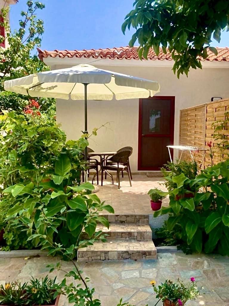 Patio, Garden, Garden view