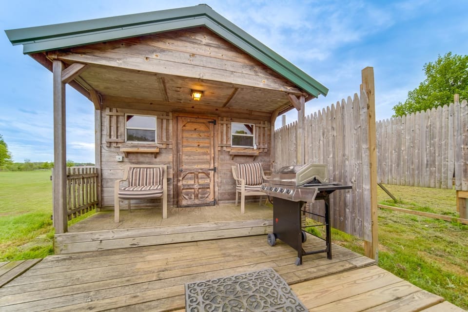 Dog-Friendly Cabin Near Pymatuning Lake! Cabin in Lake Erie