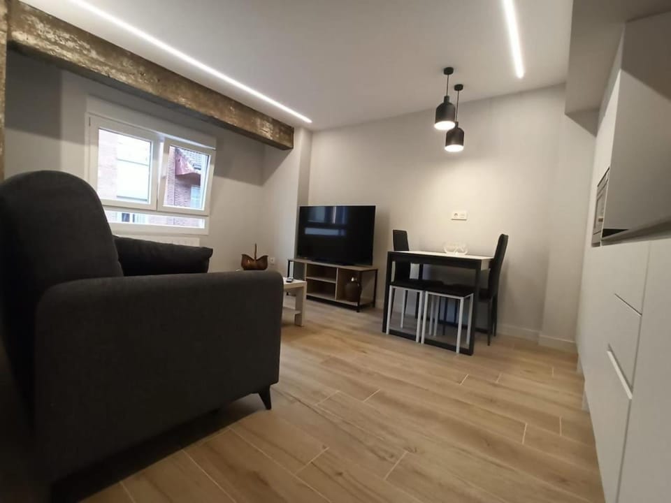 Apartamento estación de tren, autobús VUT5240AS Apartment in Gijón